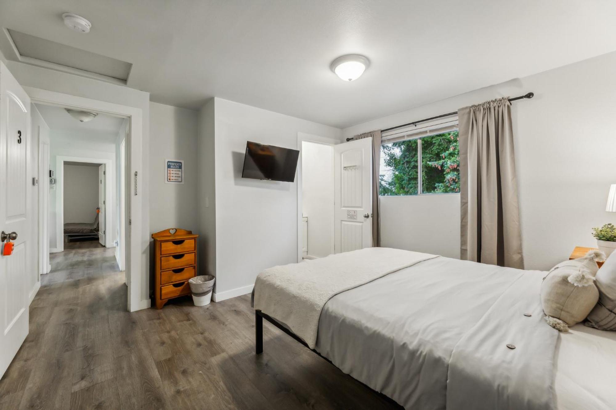 Rainier Guesthouse - Walk To Metro Сиэтл Экстерьер фото
